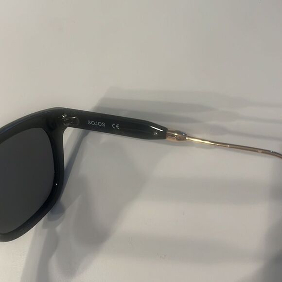 Black sunglasses  - Picture 6 of 9